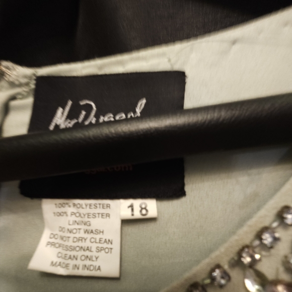 Beautiful sequence dress - Picture 6 of 15